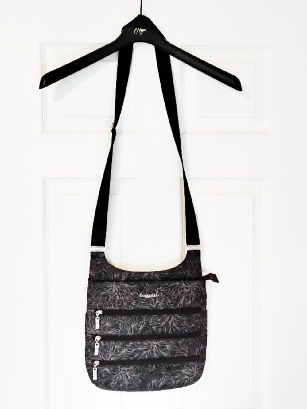 Baggalini Legacy Big Zipper Bagg With RFID